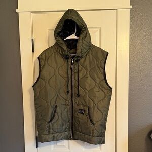 Mens Grunt Style Woobie vest in size Medium.